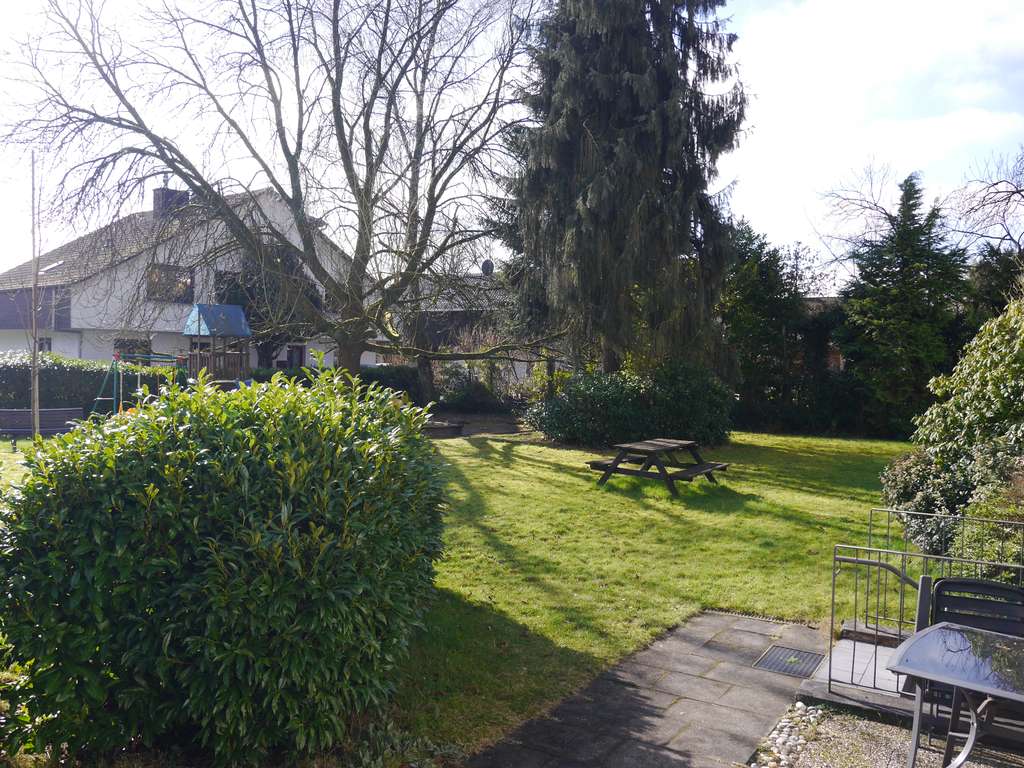 Immobilie in Rösrath - Geräumige 4-Zimmer-Wohnung in ruhiger Lage mit großem Gemeinschaftsgarten - Bild 4