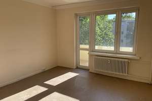 Provisionsfrei von privat: Helle 4-Zimmer-Wohnung mit Balkon im grünen Charlottenburg  – Die vollständige Adresse der Immobilie erhältst du vom Anbieter., 13627 Charlottenburg-Nord, Berlin – Vorschaubild 5