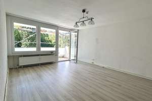 Frei + modern - 3-Zimmer-Wohnung mit Balkon, 2. OG, z. T. renoviert, Personenaufzug, TG-Stellplatz