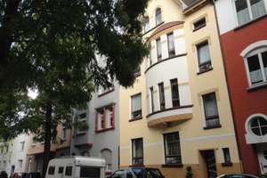 Charmante, gemütliche 2,5-Zimmer-Altbau-DG-Wohnung in Rheinnähe für junge Leute – Kanzlerstraße 29, 47119 Laar, Duisburg – Vorschaubild 2