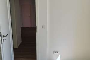 Helle 4-Zimmerwohnung / Eigener Eingang / Frisch renoviert  – Walter-Gropius-Platz 5, 72762 Reutlingen-Mitte, Reutlingen – Vorschaubild 9