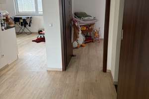 Lebendiges Viertel: 3-Zimmer-Wohnung mit Balkon in Düsseldorf – Adersstraße 60, 40215 Friedrichstadt, Düsseldorf – Vorschaubild 7