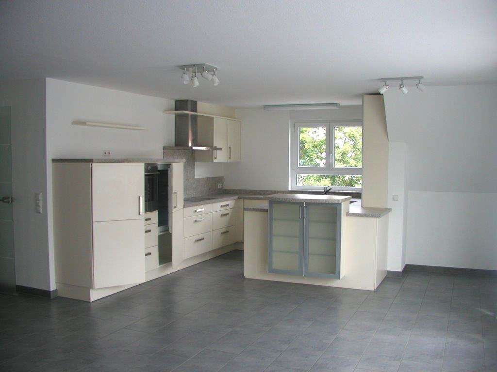 Immobilie in Holzgerlingen - Mitten im Zentrum  
Modernes 2-Familienhaus 
im Herzen von Holzgerlingen - Bild 2