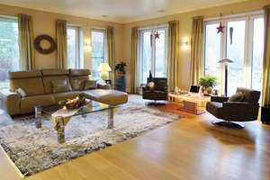 Unternehmer-Villa: 250 m²-Bungalow mit mondänem Flair und großer Sonnenterrasse – Die vollständige Adresse der Immobilie erhältst du vom Anbieter., 24568 Kaltenkirchen – Vorschaubild 2