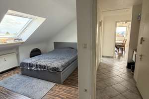 Lichtdurchflutete 2-Zimmer-DG-Wohnung am Stadtrand von Bielefeld – 33739 Jöllenbeck, Bielefeld – Vorschaubild 3