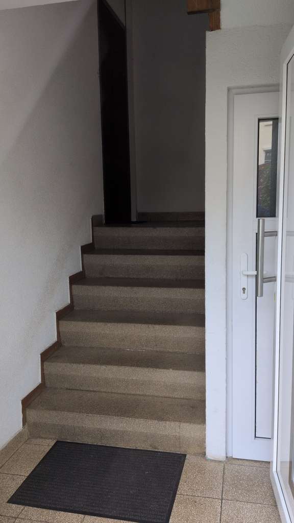 Immobilie in Neuffen - Provisionsfrei: Haus in Haus mit zwei Eigentumswohnungen - Bild 3