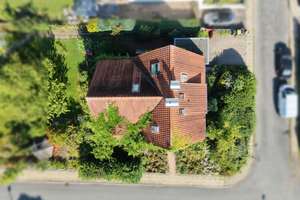 Märchenhaft grün, den Teuto im Blick: Platz für großes Familienglück! – Die vollständige Adresse der Immobilie erhältst du vom Anbieter., 33699 Stieghorst, Bielefeld – Vorschaubild 2