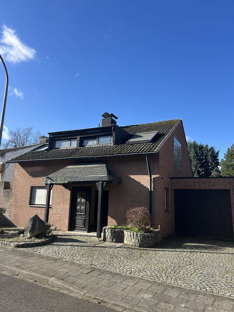 Immobilie in Erkelenz - Einfamilienhaus mit Garage - Bild 1