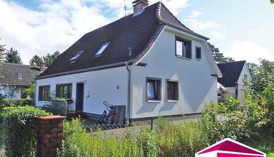 Bild von Mehrfamilienhaus mit drei Wohneinheiten in Wahlstedt