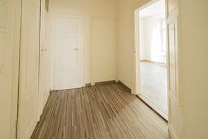 Besondere Wohnung mit vielseitigen Nutzungsmöglichkeiten in Denkmalvilla in Dresden-Bühlau – Bautzner Landstraße 102, 1324 Bühlau/Weißer Hirsch, Dresden – Vorschaubild 3