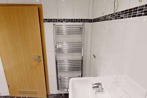 Großzügige Erdgeschosswohnung mit Badewanne – Die vollständige Adresse der Immobilie erhältst du vom Anbieter., 42659 Solingen-Mitte, Solingen – Vorschaubild 2