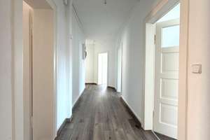 7481 - Renovierte, gut geschnittene 4-Zimmerwohnung mit Balkon nähe Fliederplatz! – Die vollständige Adresse der Immobilie erhältst du vom Anbieter., 76185 Mühlburg, Karlsruhe – Vorschaubild 7
