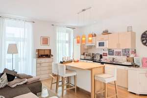HOMESK - Altbaucharme in Berlin-Mitte | Lichtdurchflutete 2-Zimmer-Wohnung nahe Rosenthaler Platz – Zehdenicker Straße 16, 10119 Mitte (Ortsteil), Berlin – Vorschaubild 2