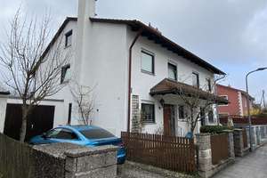 Provisionsfrei: Vermietete Doppelhaushälfte in München Berg am Laim