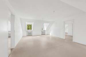 Renovierungsbedürftige Dachgeschosswohnung mit viel Potenzial – Die vollständige Adresse der Immobilie erhältst du vom Anbieter., 80689 Sankt Ulrich, München – Vorschaubild 1