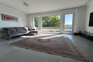 Moderne Wohnung mit Balkon und Panoramablick - provisionsfrei inkl. Stellplatz