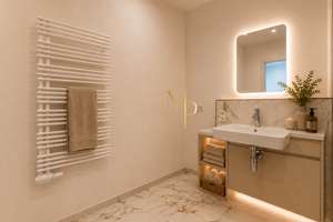 EXKLUSIVER ERSTBEZUG: Luxus-2-Zi-Wohnung mit großem Südbalkon und Weitblick – Truderingerstraße 86e, 81673 Josephsburg, München – Vorschaubild 6
