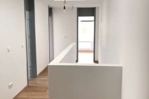 Großzügige Maisonette-Wohnung mit Garten in München-Daglfing – Die vollständige Adresse der Immobilie erhältst du vom Anbieter., 81929 Daglfing, München – Vorschaubild 5