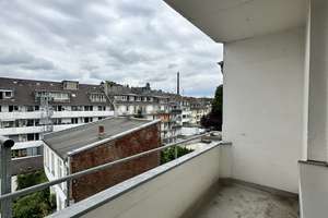 Bilk: 1 Raum Apartment mit Balkon in zentraler Lage