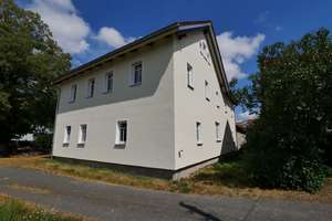 Mehrfamilienhaus mit vier Wohnungen – Die vollständige Adresse der Immobilie erhältst du vom Anbieter., 98663 Hellingen – Vorschaubild 2