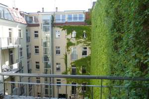SEHR HELLE CHARMANTE 1 BIS 1,5 ZIM. MIT OFFENER EBK, ABGEZOGENE DIELEN UND BALKON IN RUHIGLAGE – Die vollständige Adresse der Immobilie erhältst du vom Anbieter., 10553 Moabit, Berlin – Vorschaubild 4