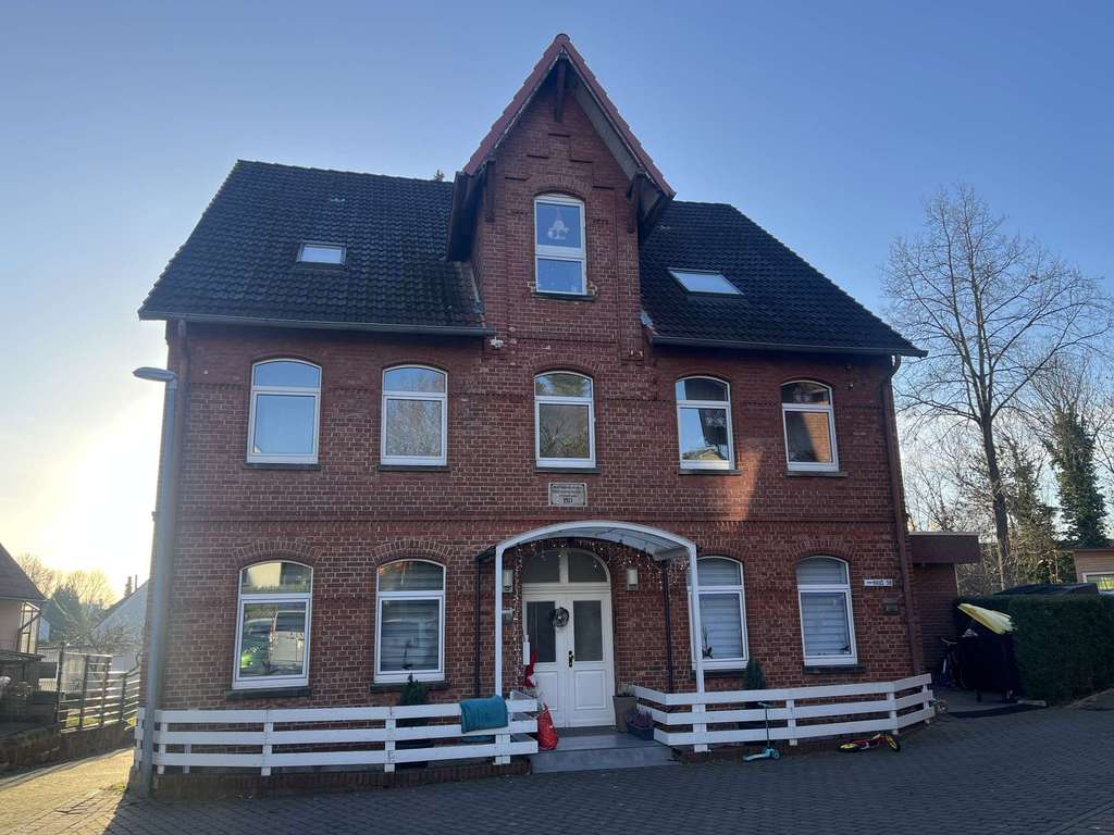 Immobilie in Apelern - Attraktive Kapitalanlage: 4 vermietete Wohneinheiten mit Garten und Stellplätzen in Apelern - Bild 0