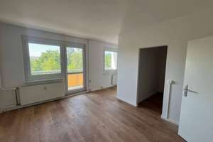 Erste eigene Wohnung gesucht? Modernisierte 1 RW mit Balkon + EBK auf Wunsch – Neuplanitzer Straße 35, 8062 Neuplanitz, Zwickau – Vorschaubild 3