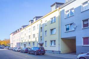 Solides Mehrfamilienhaus mit 13 Wohneinheiten und 17 Garagen in zentraler Lage – Die vollständige Adresse der Immobilie erhältst du vom Anbieter., 45881 Schalke, Gelsenkirchen – Vorschaubild 3