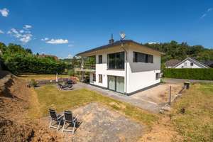 Stilvoll wohnen auf höchstem Niveau – Modernes Einfamilienhaus mit viel Platz in Gönnersdorf – Die vollständige Adresse der Immobilie erhältst du vom Anbieter., 53498 Gönnersdorf – Vorschaubild 17