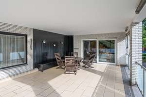 Repräsentative Immobilie:vermietete Praxis und großzügige Wohnung auf 2 Etagen.Sauna,Pool,Balkone – Die vollständige Adresse der Immobilie erhältst du vom Anbieter., 38350 Helmstedt – Vorschaubild 9