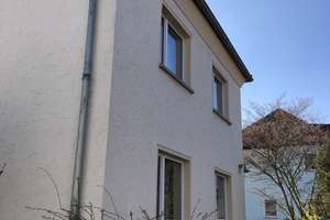 Sehr schönes freistehendes Einfamilienhaus/ Stadtvilla in beliebter Wohnlage mit Garten+ Garage – Immischstraße 1, 99510 Apolda – Vorschaubild 3