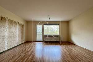 Gut strukturierte 2-Zimmer-Wohnung mit Loggia, Aufzug und TG-Stellplatz in Köln-Urbach