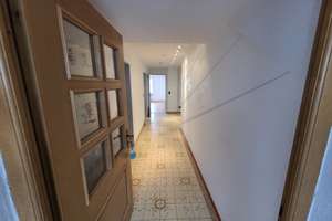 Ideal für Eigennutzer: Freie Wohnung, solide Mieteinnahmen & 980 m² Grundstück – Die vollständige Adresse der Immobilie erhältst du vom Anbieter., 94530 Auerbach – Vorschaubild 3