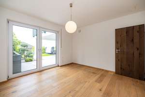Neuwertiges Einfamilienhaus mit Einliegerwohnung, Fußbodenheizung & Wärmepumpe – Die vollständige Adresse der Immobilie erhältst du vom Anbieter., 97264 Helmstadt – Vorschaubild 8
