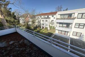 Schwachhausen: Schöne, gut aufgeteilte 3-4 Zi. - DG- Wohnung mit Lift, gr. Balkon u. TG-Stellplatz – Die vollständige Adresse der Immobilie erhältst du vom Anbieter., 28211 Gete, Bremen – Vorschaubild 14