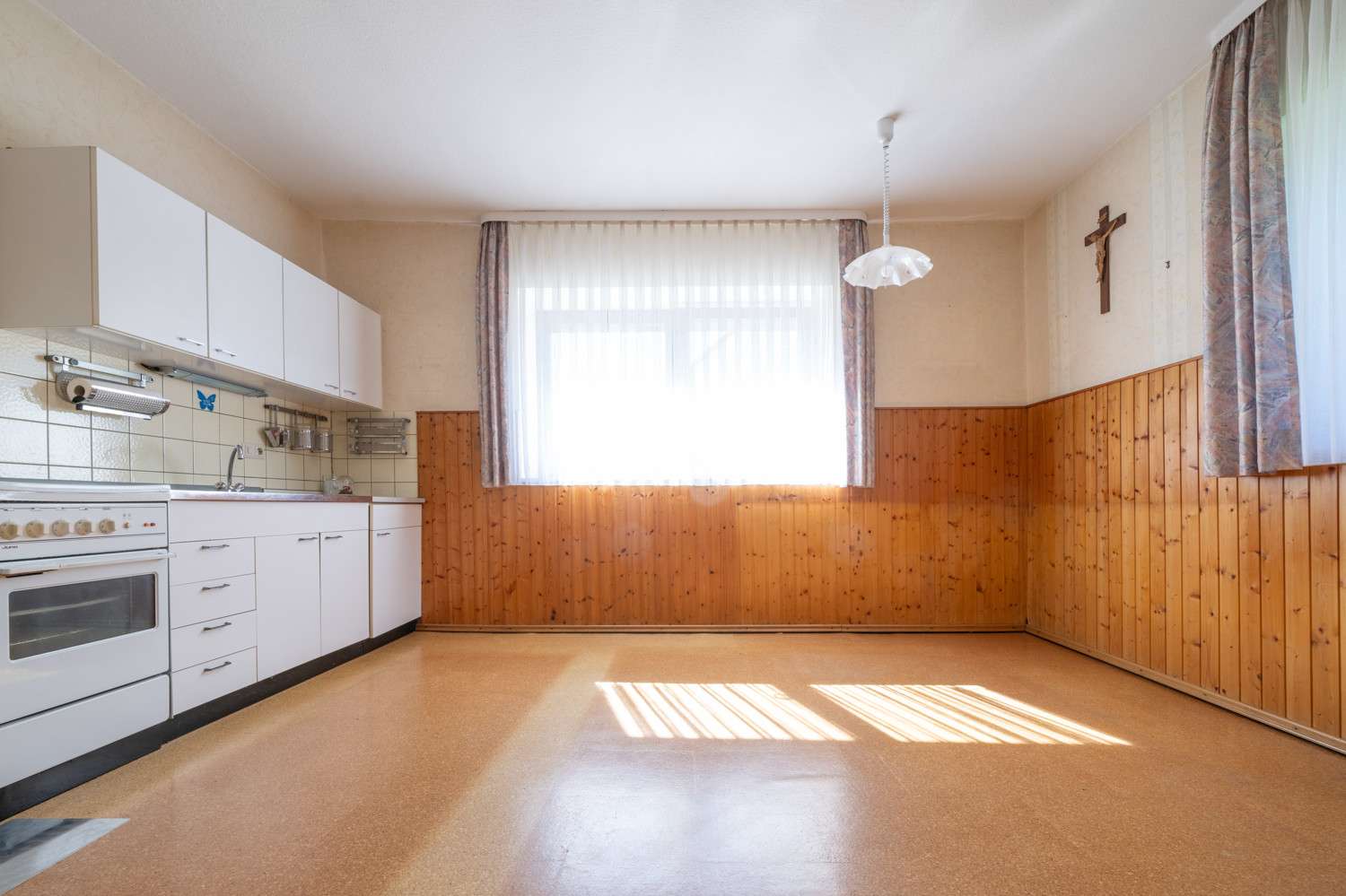 Immobilie in Amerdingen - Anwesen mit zwei Wohnhäusern * großer Garten & viele Nebengebäude auf 3.000 m² * ideal für Familien - Bild 5