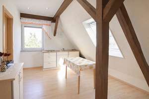 Großes Einfamilienhaus mit Gartenparadies, Gäste- und Nutzflächen sowie mehreren Garagen – Die vollständige Adresse der Immobilie erhältst du vom Anbieter., 36414 Unterbreizbach – Vorschaubild 9