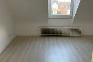3 NKM frei bei Anmietung ! Schöne renovierte 3 Zimmer Dachgeschoss Wohnung in Duisburg zu vermieten – Beecker Str. 252, 47167 Alt-Hamborn, Duisburg – Vorschaubild 3