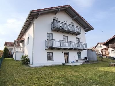 Gepflegtes Mehrfamilienhaus m. 265 m2 Wohnfläche in ruhiger Wohnlage im Markt Schöllnach!