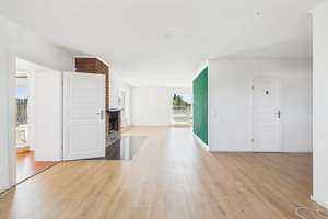 Erbpacht: Penthouse mit außergewöhnlicher Dachterrasse, Kamin und Pkw‑Stellplatz in D-Hassels – 40599 Hassels, Düsseldorf – Vorschaubild 2