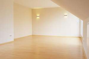 Sonnige 3,5-Zimmer-Wohnung mit Balkon, Einbauküche & Stellplatz in ruhiger Lage – Egerländer Str. 23, 73527 Schwäbisch Gmünd – Vorschaubild 2