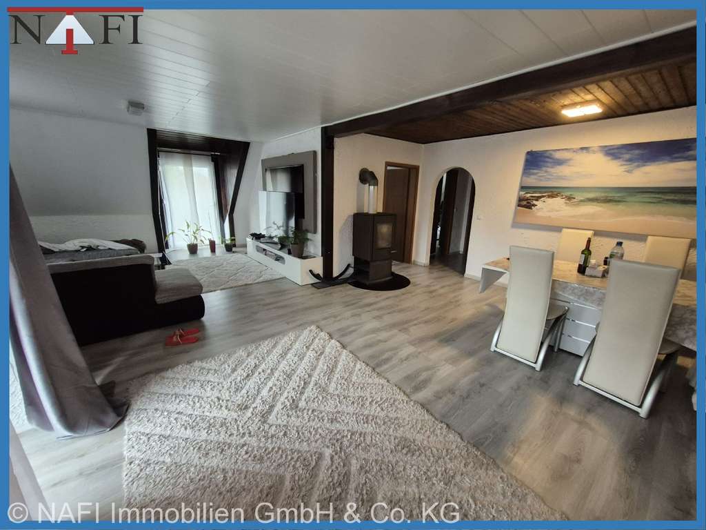 Immobilie in Leutershausen - Helle, modernisierte 6-Zimmer-Wohnung mit viel Wohnfläche - Bild 1