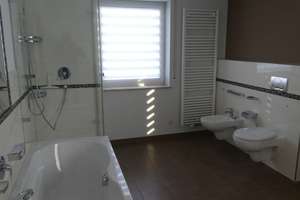 Gepflegte Haushälfte mit Apartment in FN-Fischbach – Die vollständige Adresse der Immobilie erhältst du vom Anbieter., 88048 Friedrichshafen – Vorschaubild 2