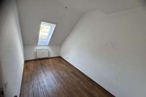 Lichtdurchflutete 3,5-Zimmer-Maisonette mit zwei Zugängen | 2 Balkone | Aufzug | TG-Stellplatz – Kaeppelstraße 15, 90491 St. Jobst, Nürnberg – Vorschaubild 6