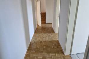Innenstadtnahe 3-Raum-Wohnung mit großem Balkon und Stellplatz – Arndtstraße 53, 39108 Stadtfeld Ost, Magdeburg – Vorschaubild 1