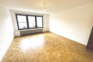 Helle, voll-renovierte 2,5 Zimmer Wohnung m Einbauküche u Balkon in Oberhausen-Styrum – Schlägelstraße 55, 46045 Oberhausen – Vorschaubild 1