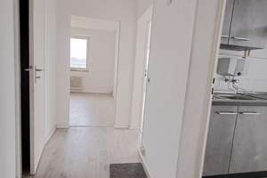 Helle 2-Zimmer-Wohnung mit Balkon in Wolfsburg – Hochring 39, 38440 Eichelkamp, Wolfsburg – Vorschaubild 2