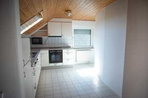 Frisch renovierte Dachwohnung mit offenem Layout im 2. OG – Maienbergstraße 24, 86424 Augsburg (Kreis) – Vorschaubild 2