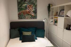 Möbliertes Zimmer in 4-Zimmer-Wohngemeinschaft mit offener Wohnküche – Die vollständige Adresse der Immobilie erhältst du vom Anbieter., 80796 Neuschwabing, München – Vorschaubild 2