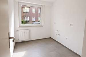 Kernsanierte 3-Zimmer-Erdgeschosswohnung mit Balkon & Gartennutzung in Duisburg-Duissern – Heckenstraße 16, 47058 Duissern, Duisburg – Vorschaubild 8